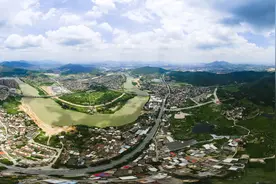 幼儿被药物卡喉，情况紧急，南安民警用了这个方法化险为夷图片