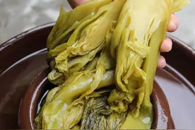 遭遇“酸菜”黑天鹅，酸菜鱼餐馆生意骤降，老板：一天只卖了2份图片