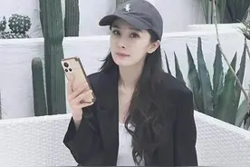作为明星真爱粉，必须知道爱豆使用的手机图片