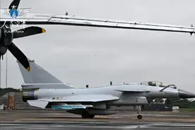 印媒：歼11被泰国“碾压”后，解放军出动歼10C一雪前耻图片