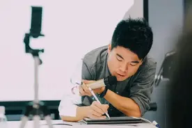 文科生和理科生有什么区别？看完韦神和董宇辉的对比，彻底顿悟了图片