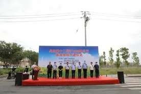 小信说发展 ▍通车啦！十二师首条旅游公交快线正式运营图片