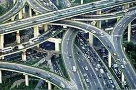 头大了！没想到成都三环路上的迷魂立交桥竟然是它！图片