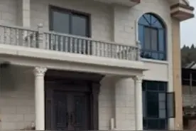 女子出于同情买下全部橘子，不料大爷住洋楼有果园，当事人：为他感到高兴，希望大家都过的好图片