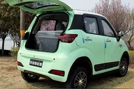 这2款低速电动车，有冷暖空调，汽车有的，它们都有，有驾驶乐趣图片