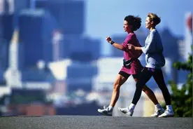 刘兴亮丨代跑步成产业，7毛钱1公里图片