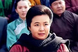 演员王澜，从美女到大妈，红颜弹指老图片