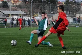 调侃国足的时候，请别忘了带上背后的他们图片