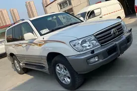翻新一辆2007年的陆巡LC100，一代经典老车，霸气复活变新车图片