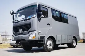 B型房车竟然能有那么大的空间，并且还配有四驱系统，24V双发电机图片