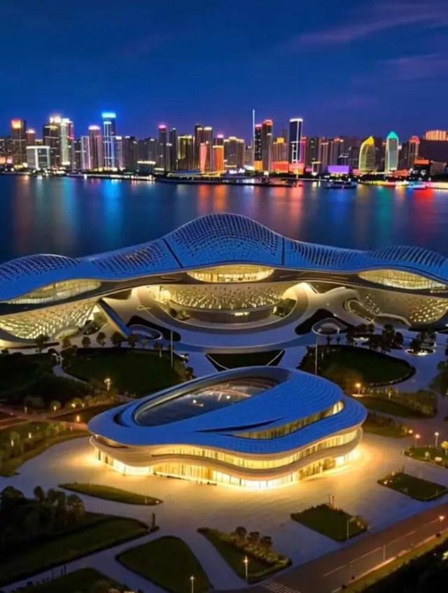 夜湛江：海湾烟火中的味蕾与视觉盛宴