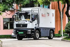 惊爆价88万起！重卡四驱豪华版横空出世！实拍艾尔森国产曼卡房车图片