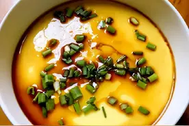 蒸鸡蛋羹，加冷水还是温水？加几勺水？教你正确做法，嫩滑又Q弹图片