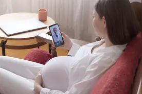 我生二胎，大姑姐随礼2万，当晚婆婆打电话质问姑姐：怎么才给2千图片