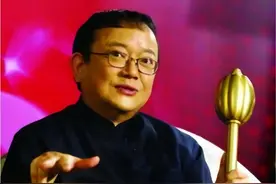 10年前，价值1500万的瓷器被王刚砸毁，藏友当场发飙离开，故事图片