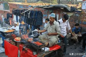 深入印度70天，品尝印度街头爆款小吃，真是“干净又卫生”图片