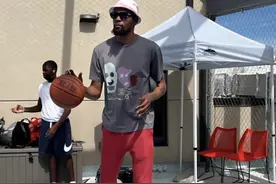 杜兰特示好威少！威少罕见回应，破镜重圆不远了？神龟不用背锅了图片