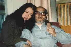 1941年，王洛宾回到兰州家中，出轨妻子问他：你今晚去哪儿住？图片