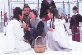 5版《包青天》：金超群的最经典，周杰版评分最高，新版辣眼睛图片