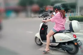 宁愿开油摩托还是电摩托，油摩托和电摩托各有那些优劣势图片