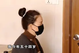 54岁宾馆女老板艳遇不断，小12岁男友不甘心，女子：他不让我睡觉图片