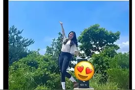 千万不要穿瑜伽裤和男朋友去爬山，看完网友的评论：我三观毁了图片