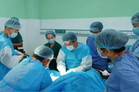 女孩术后8年，体检时发现左肾丢失，怀疑医院偷切倒卖图片