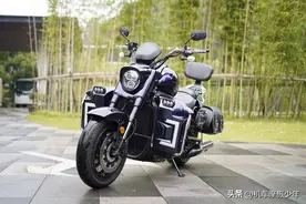 品牌小众外观出众的巡航太子摩枭650LS，配32L大油箱图片