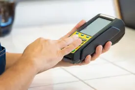 乐刷被指拒退POS机押金 未告知用户上调手续费率惹争议图片