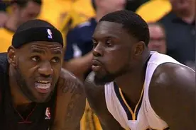 对着詹姆斯耳朵吹气的史蒂芬森，现在去哪了？图片