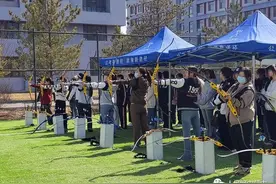 氛围感拉满！内蒙古一高校射箭课火了！图片