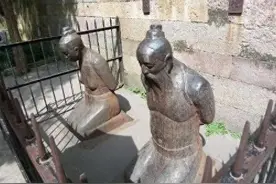 两座侵华日军跪像被拉走，拉走跪像的是何人，有何居心图片