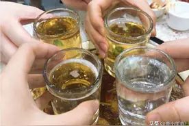 不管有钱没钱，都少喝“勾兑酒”，早已被酒友列入白酒黑名单图片