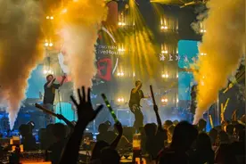 越夜越精彩！美团发布数据：重庆夜间消费规模占比超46% 成全国特色酒吧前十城市图片