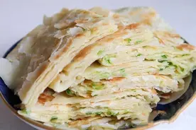 你没吃过的葱油饼做法，多加1样食材，怎么烙都千层、酥皮、松软图片