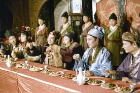 四大家族中，有三家在快速衰败，却有一家在逆势而上图片