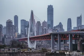 重庆主城路内停车费涨价，市民纷纷喊贵，官方作何解释？图片