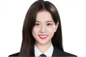 四人四色的BlackPink到底为何火遍全球，谁的证件照能惊艳到你？图片