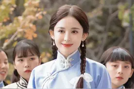 她因太美，令日军队长放弃邪念，握手时知其是女特工却忍住没点破图片