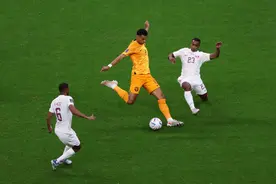 最惨东道主卡塔尔登上热搜！国足又躺枪，网友：人家好歹进1球，国足当年3战全败0进球丢9球图片