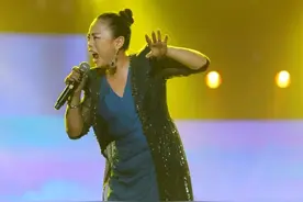 天呐！这还是我们认识的黄妈 黄绮珊吗？现在应该称呼为黄姐吧！图片