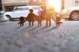 父母的哪些行为让你突然心寒？图片