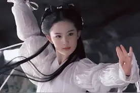 美国国籍的刘亦菲，竟被中国外交部公开点赞：她是真正的中华儿女图片