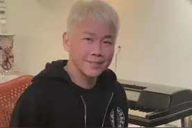 53岁陶喆老到认不出！皮肤松弛满头白发，唱歌跑调嗓子沙哑太拉胯图片