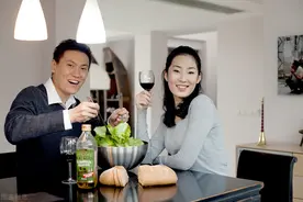 老婆46岁，我25岁，老婆对我的娇宠让我有点难接受图片