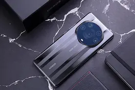 荣耀Magic3至臻版：从7999降到3699元，卖完就下架了图片