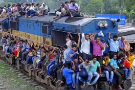 印度发生3列火车相撞惨烈事故，1个幸存者说岀他的脱险经历图片