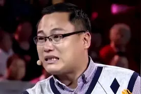 千万富豪花30年时间找初恋，两人见面后，男子泪崩：你去哪了图片