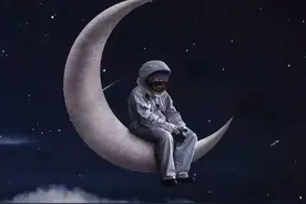 黑夜里很孤独的伤感文案图片