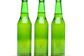 为什么啤酒要用玻璃瓶呢？图片